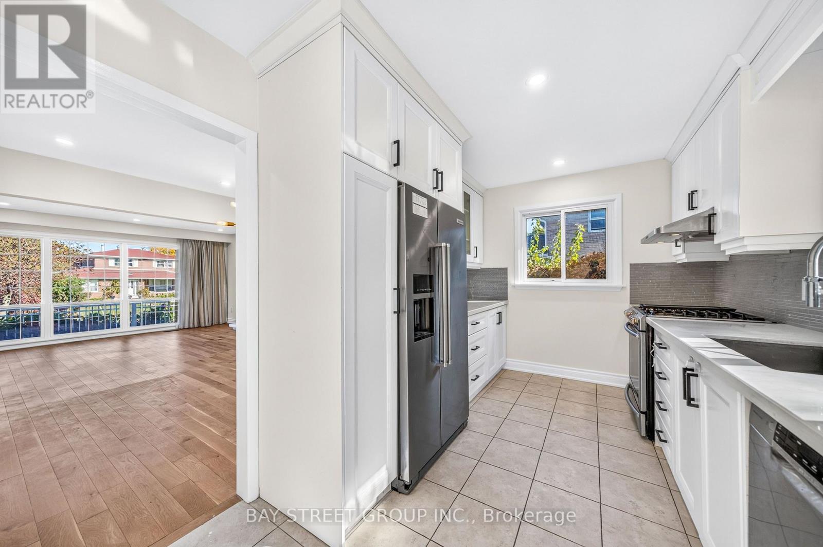 203 Cassandra Boulevard, Toronto, ON photo 12