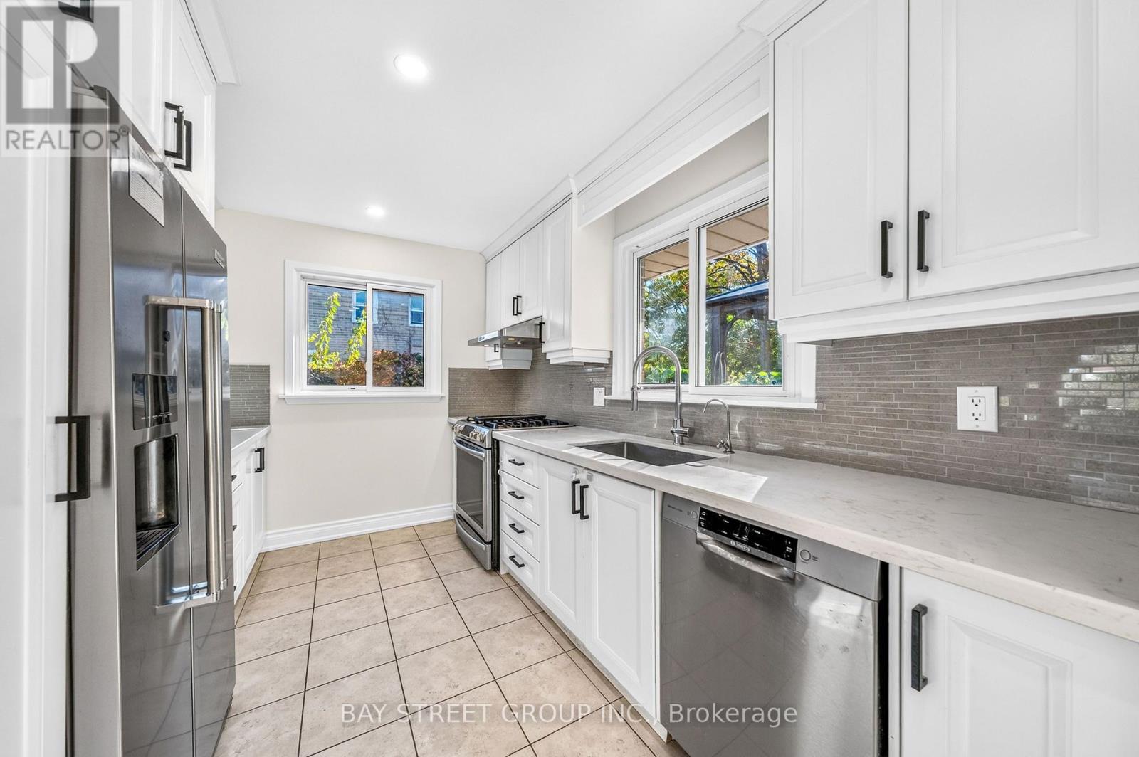 203 Cassandra Boulevard, Toronto, ON photo 13