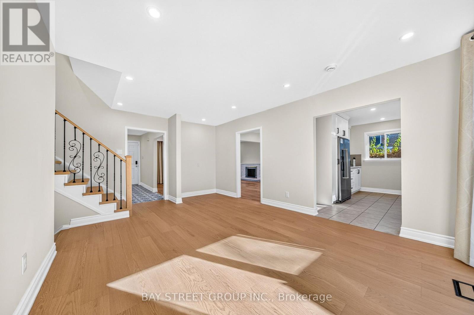 203 Cassandra Boulevard, Toronto, ON photo 16