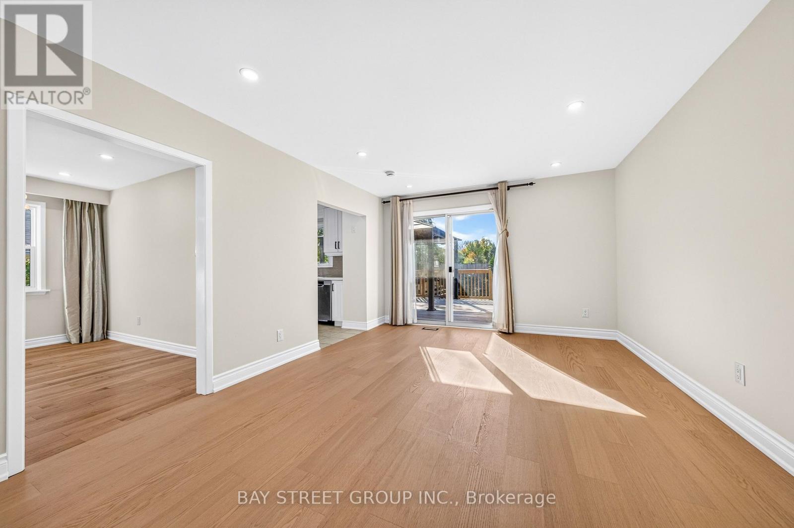 203 Cassandra Boulevard, Toronto, ON photo 17