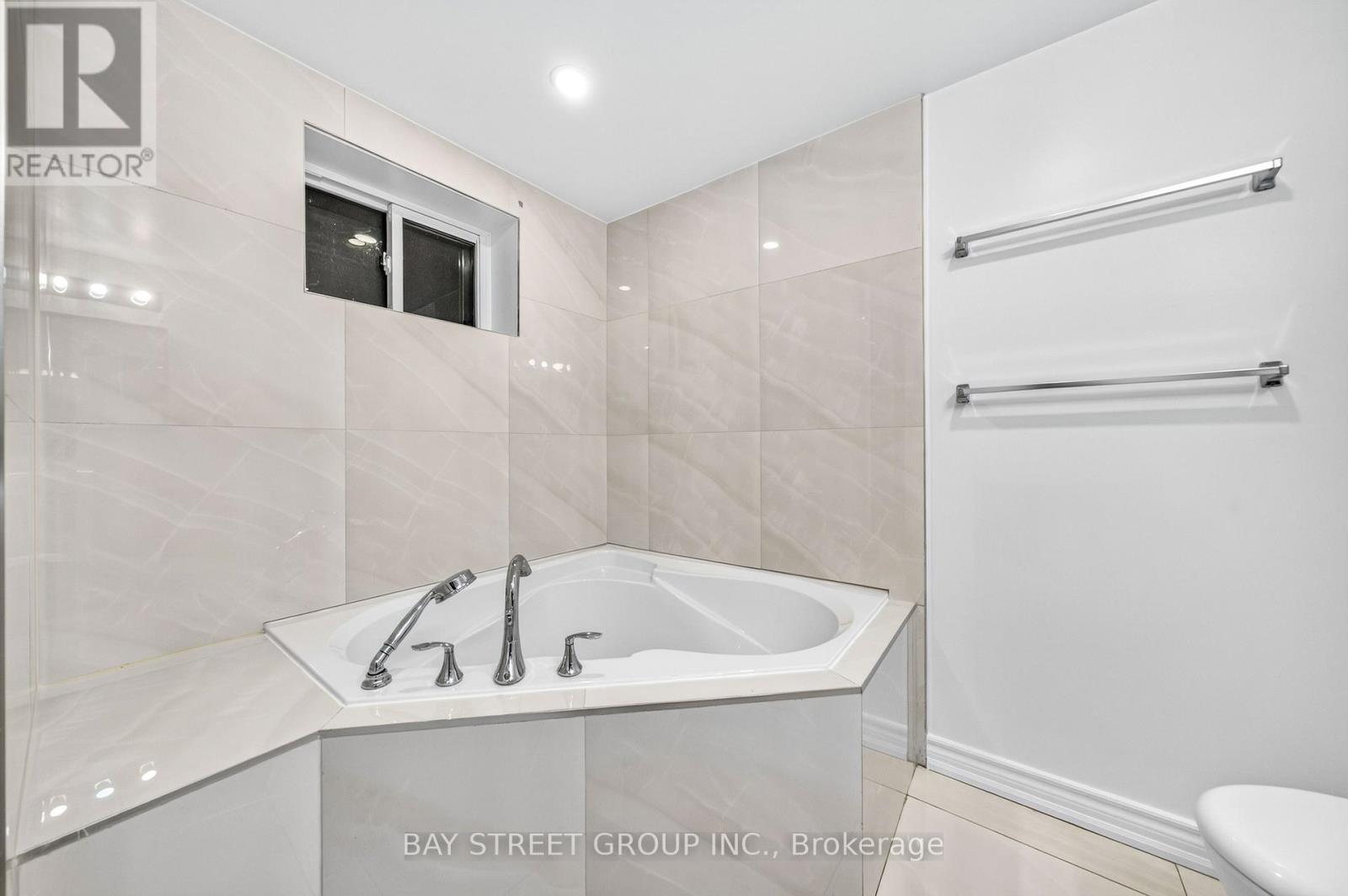 203 Cassandra Boulevard, Toronto, ON photo 40
