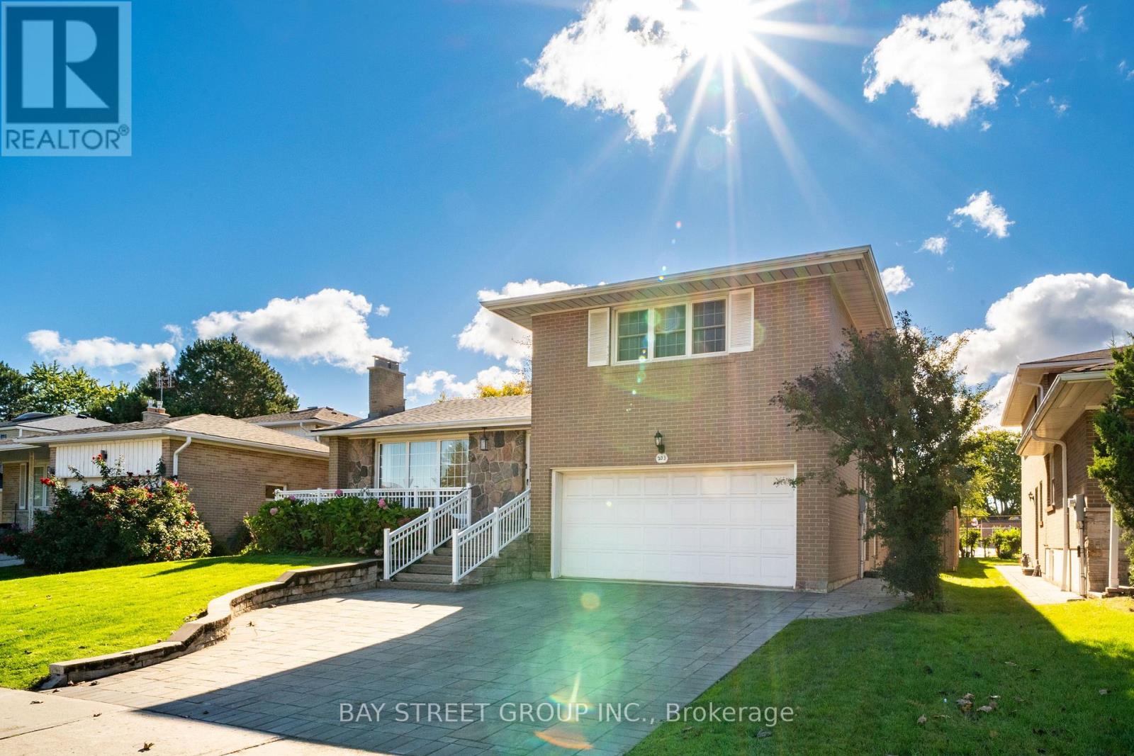 203 Cassandra Boulevard, Toronto, ON photo 48