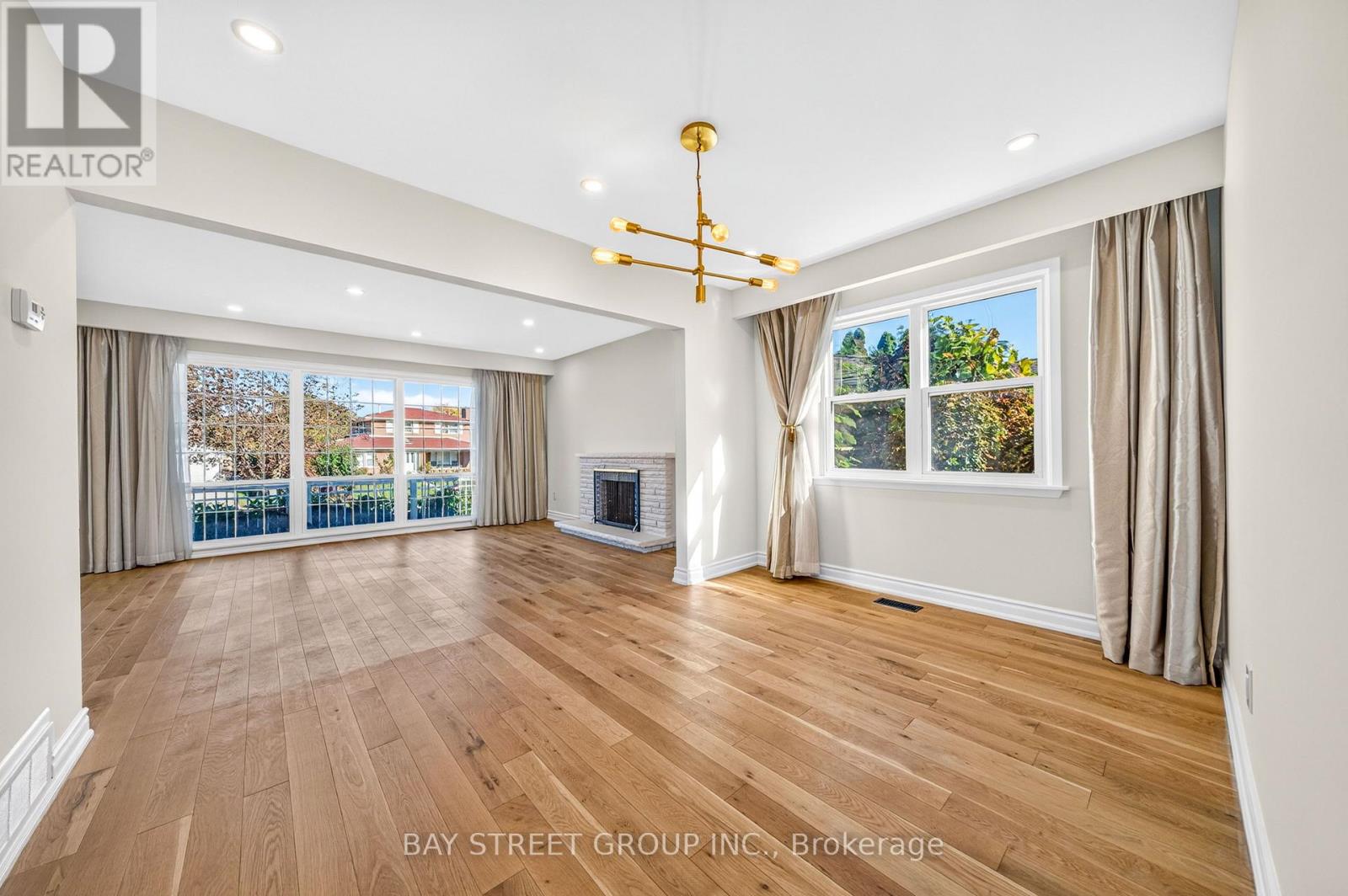 203 Cassandra Boulevard, Toronto, ON photo 9