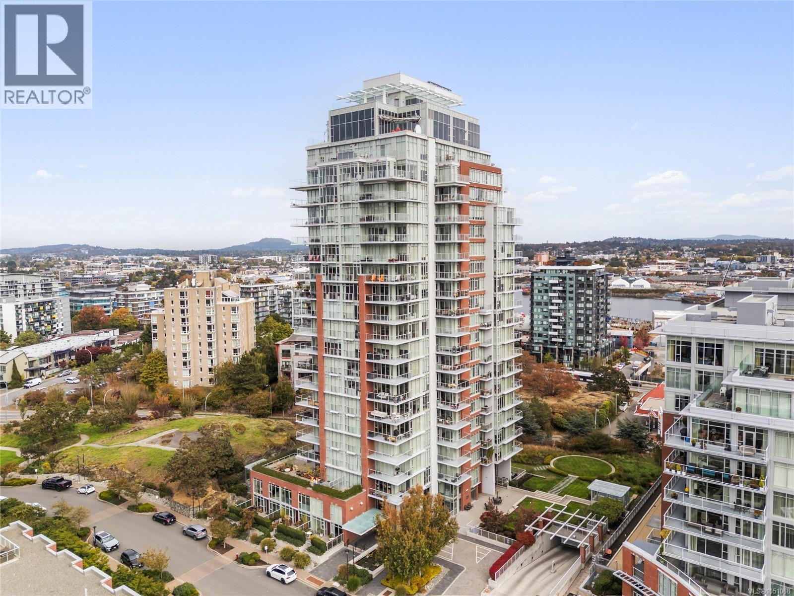 #501 83 Saghalie Rd - 1