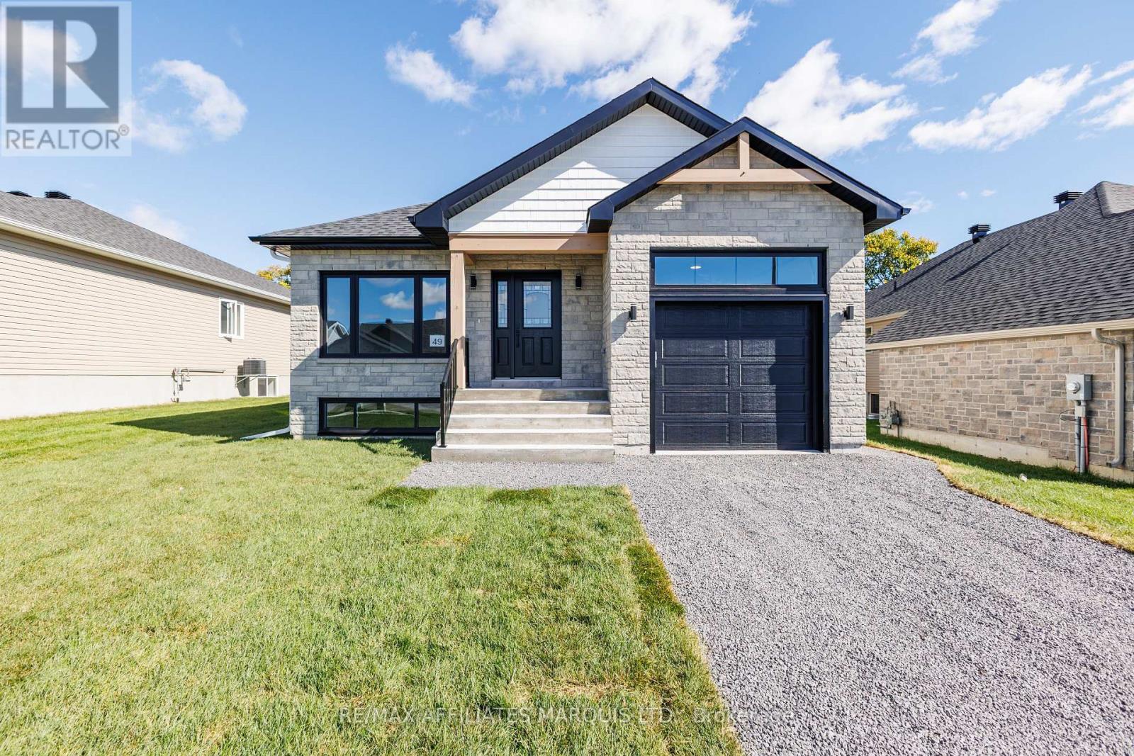 49 CLOVER LANE - 3