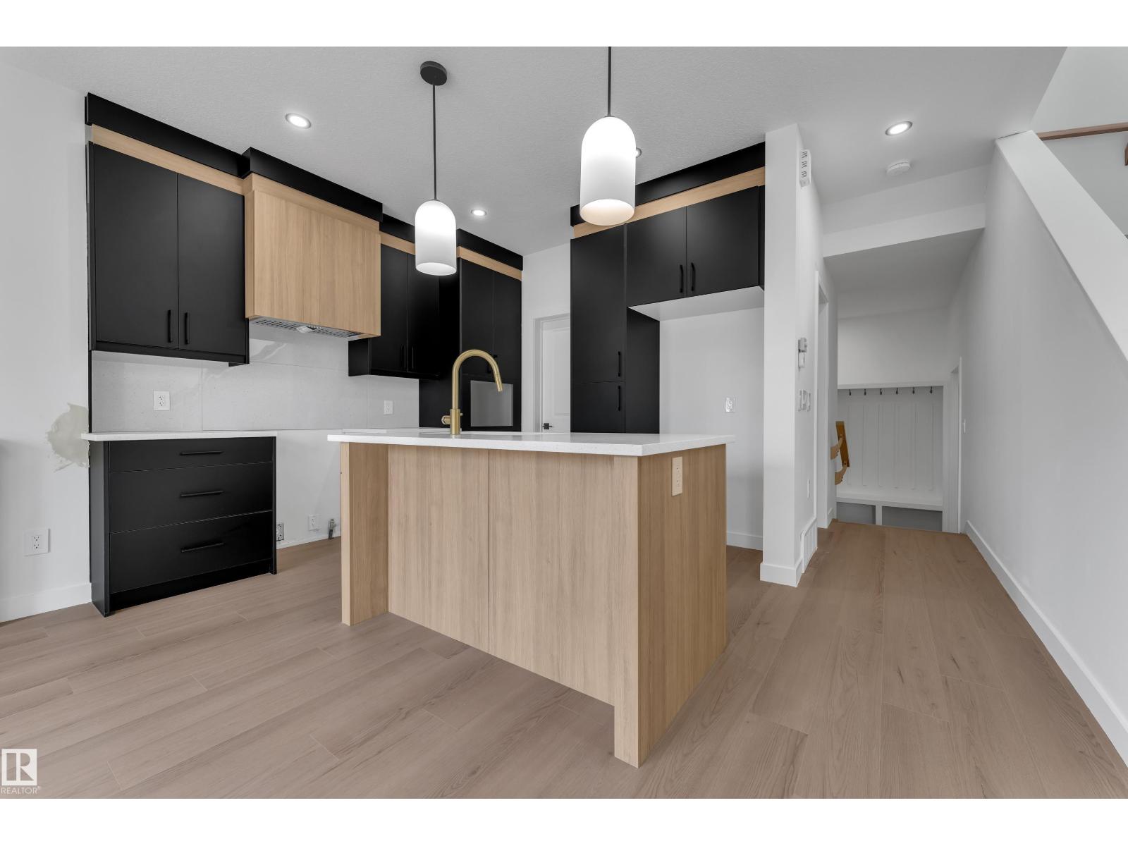 58 SILVERSTONE DR - 10