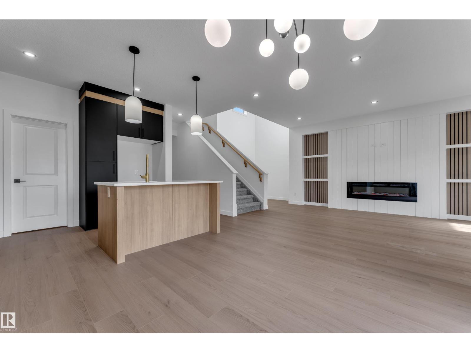 58 SILVERSTONE DR - 9