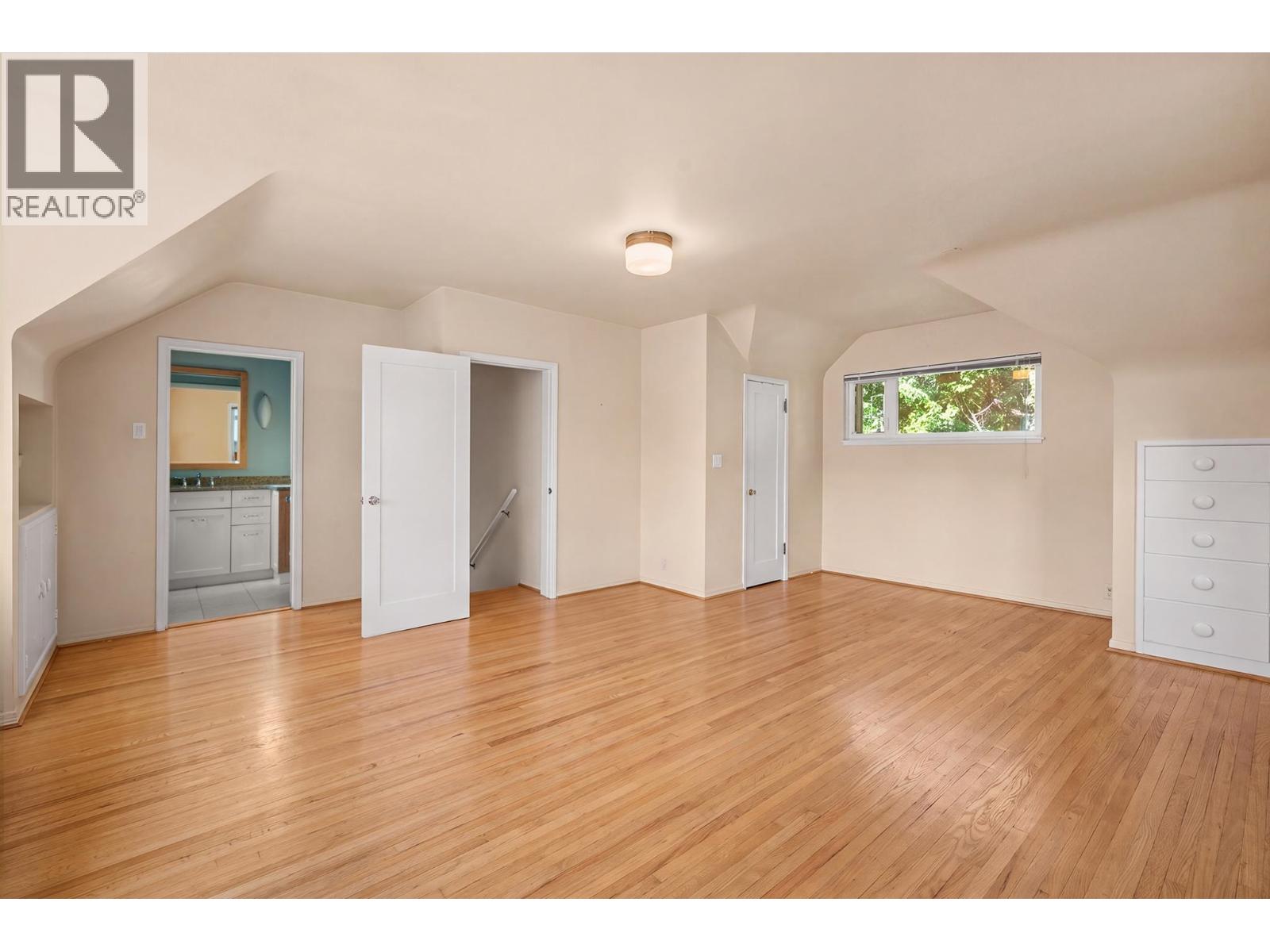 Photo of 3296 GRANVILLE STREET 26