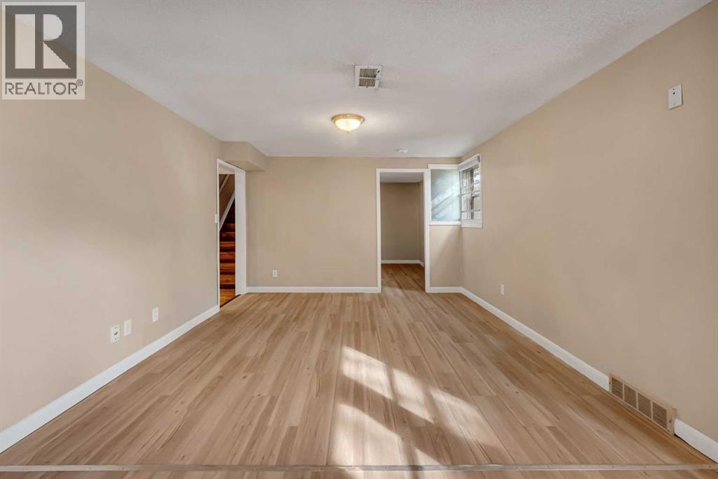 2807 32 Street SW - 31