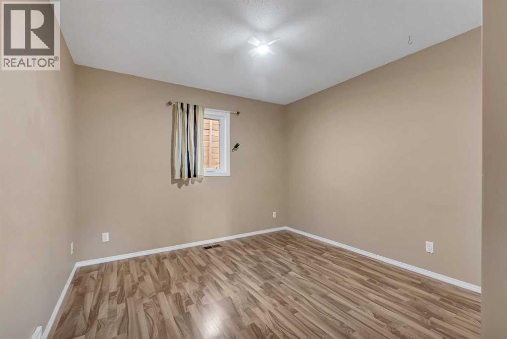 2807 32 Street SW - 21