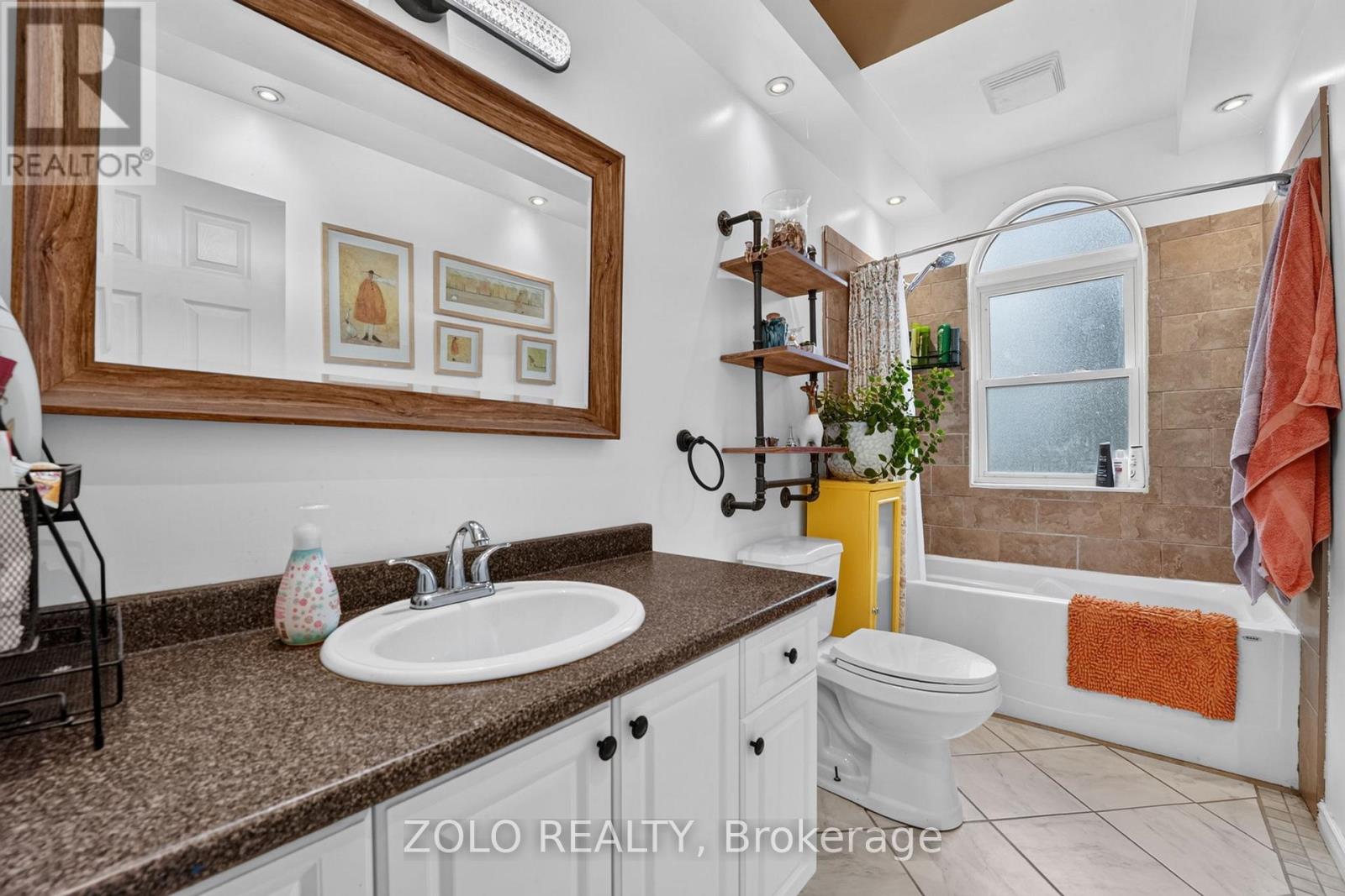 381 BEACHVIEW AVENUE - 25