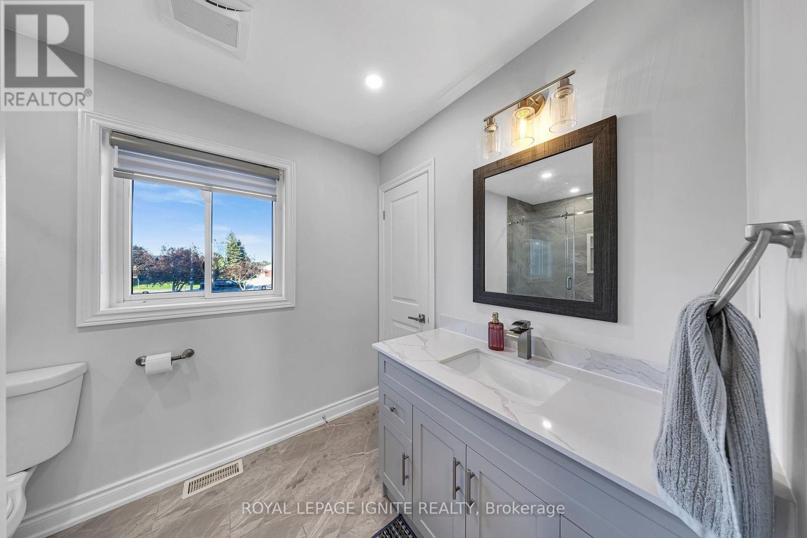 210 WASHBURN ISLAND ROAD - 32