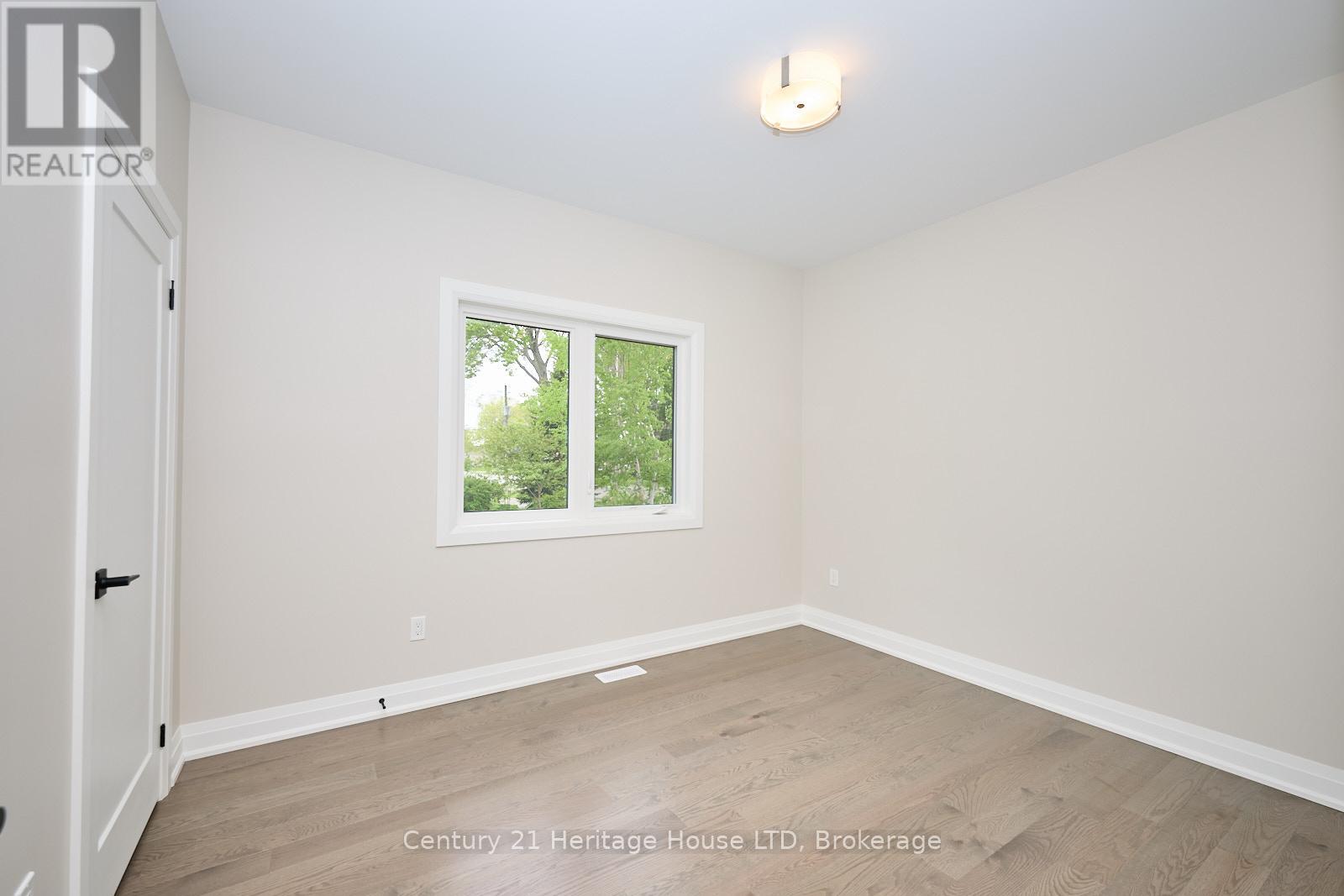 338 Sugarloaf Street — photo 17