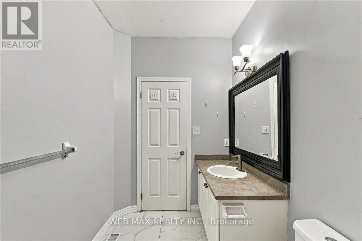 7 DUDLEY COURT - 25