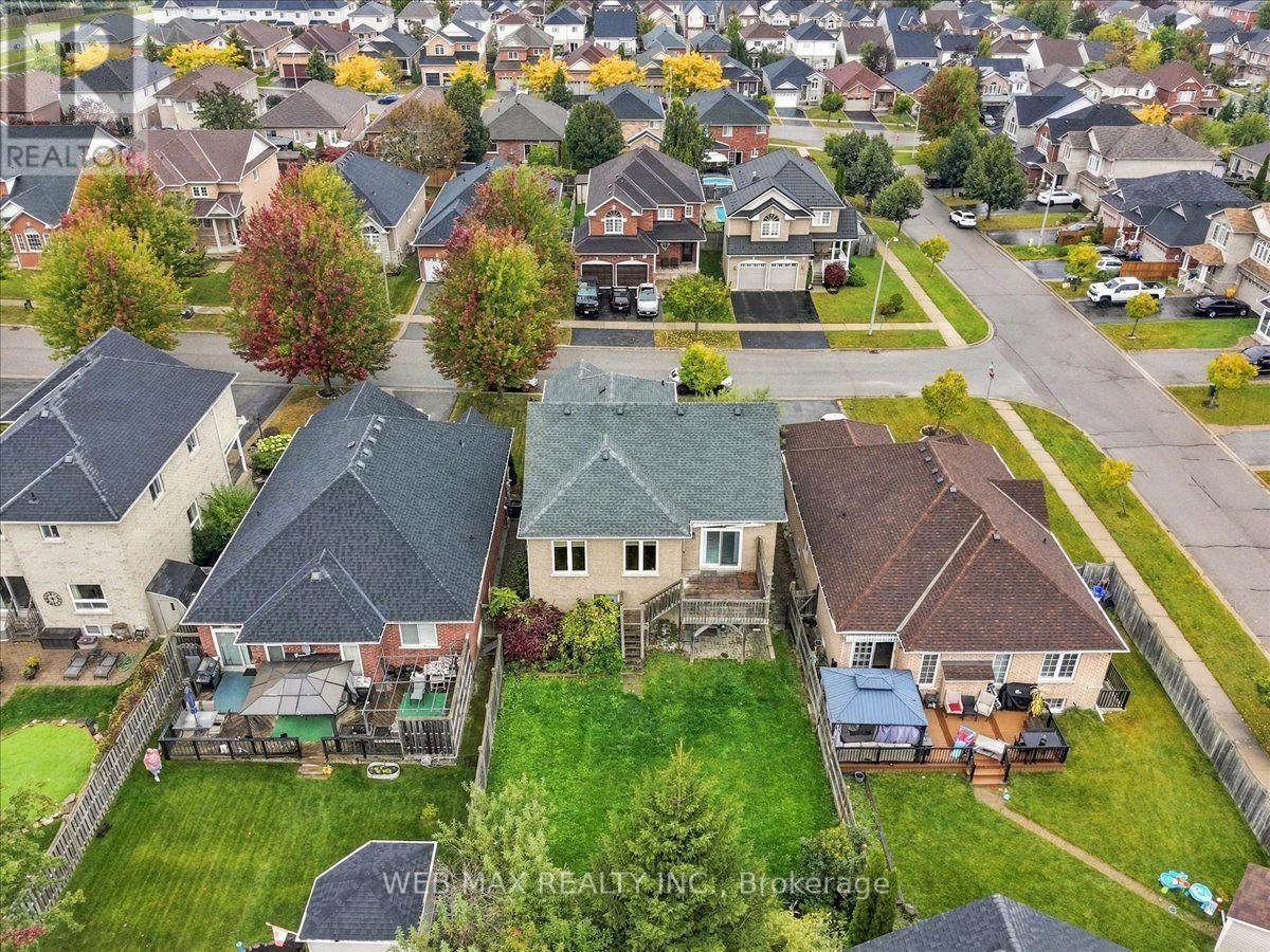 7 DUDLEY COURT - 35