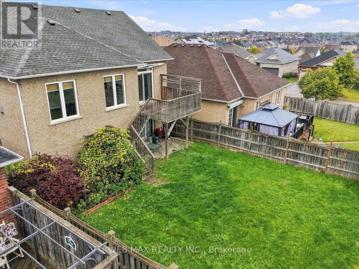 7 DUDLEY COURT - 38