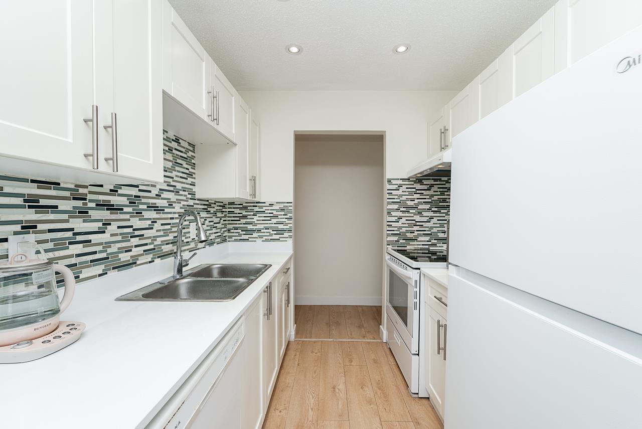 108 1444 MARTIN STREET, White Rock