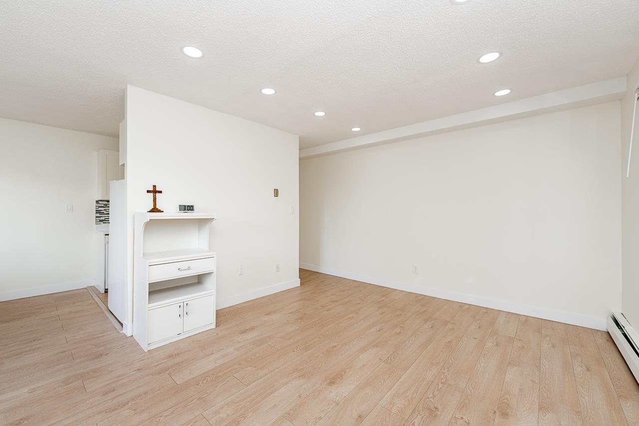 108 1444 MARTIN STREET, White Rock