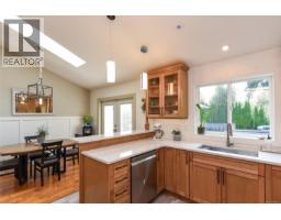 Entrance - 1530 Grayling Dr, Comox, BC V9M3Z7 Photo 18