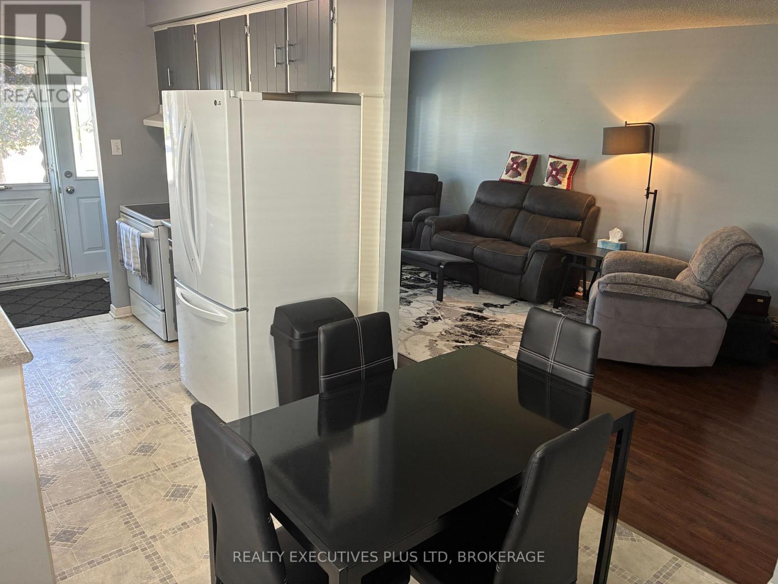 94 CARRIAGE ROAD - Image 13