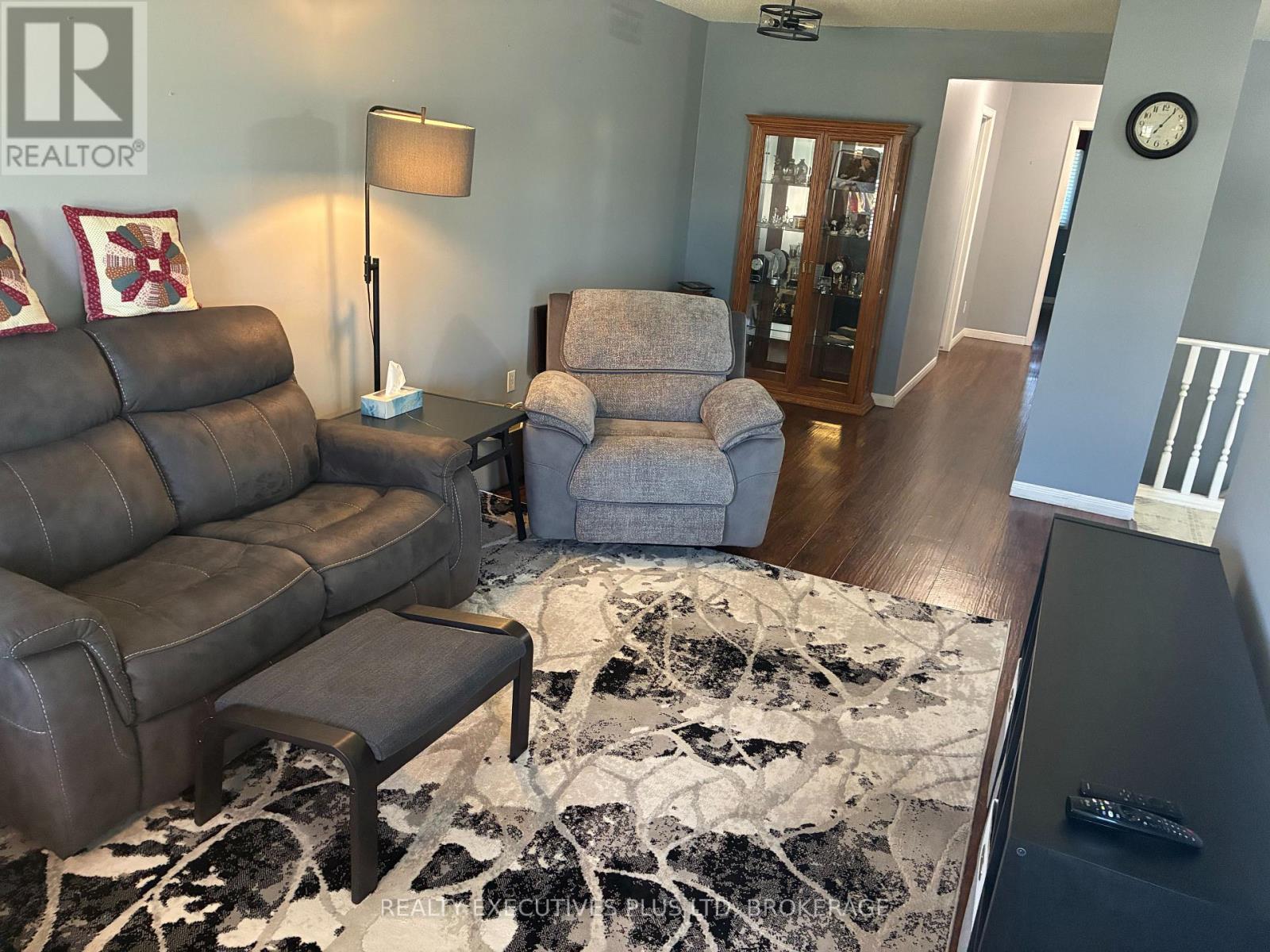 94 CARRIAGE ROAD - 5