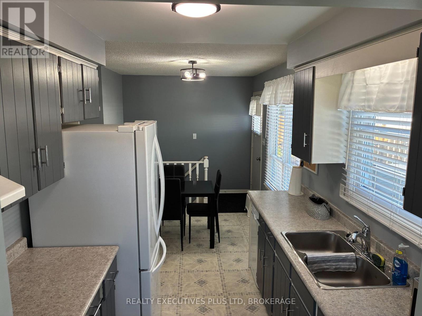 94 CARRIAGE ROAD - Image 8