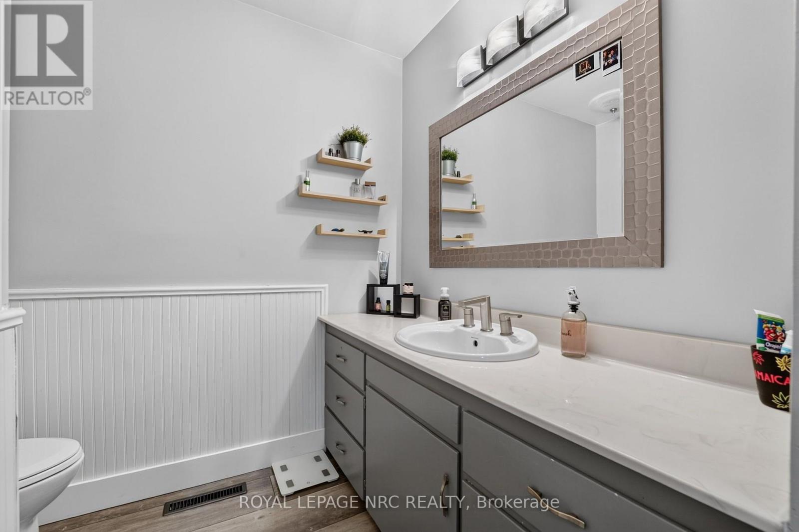 1225 BENNER AVENUE - Image 18