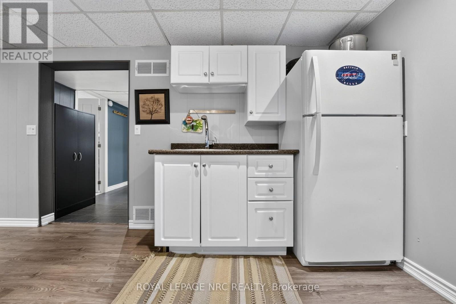 1225 BENNER AVENUE - Image 24