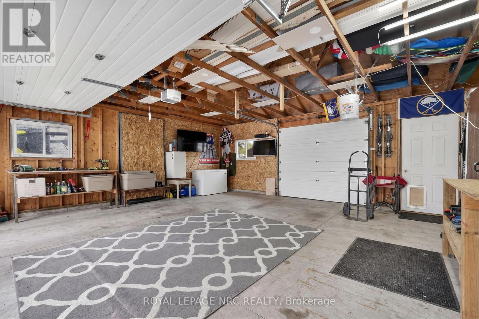 1225 BENNER AVENUE - Image 29