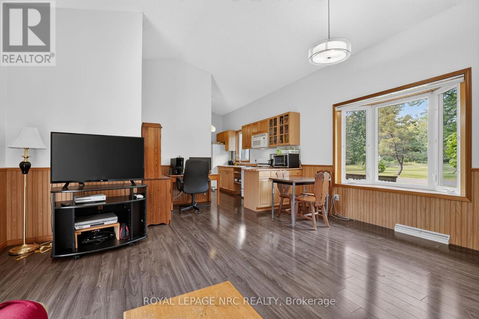 1225 BENNER AVENUE - Image 34