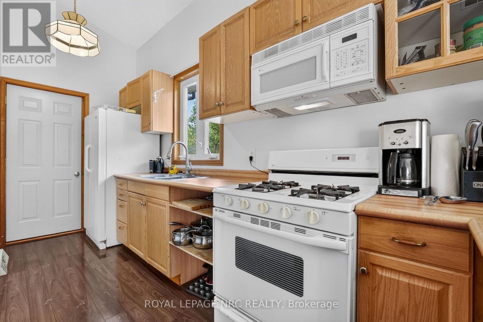 1225 BENNER AVENUE - Image 35
