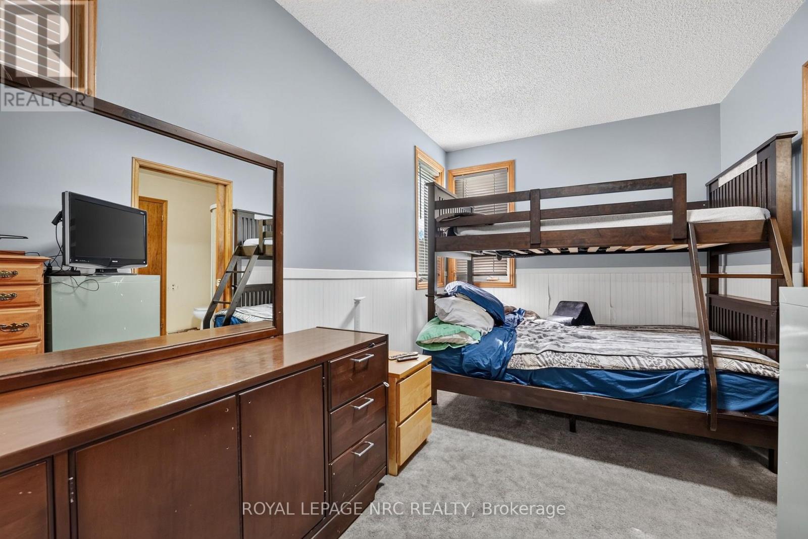 1225 BENNER AVENUE - Image 38
