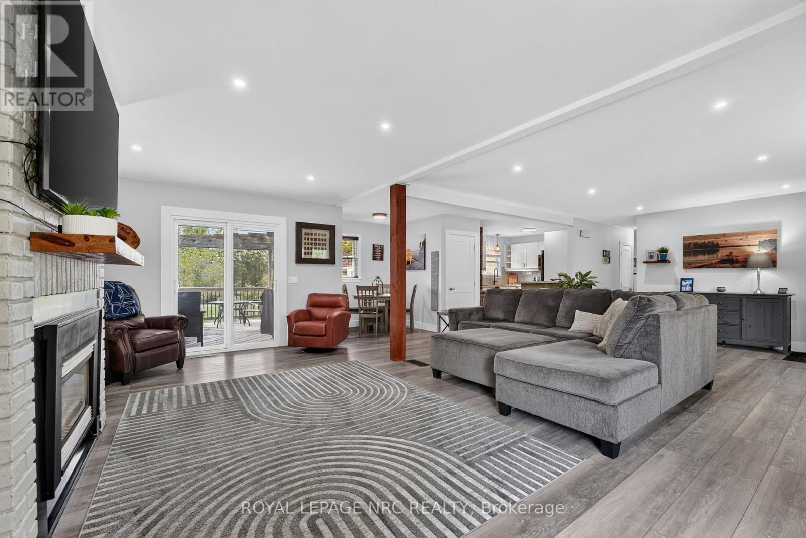 1225 BENNER AVENUE - Image 4