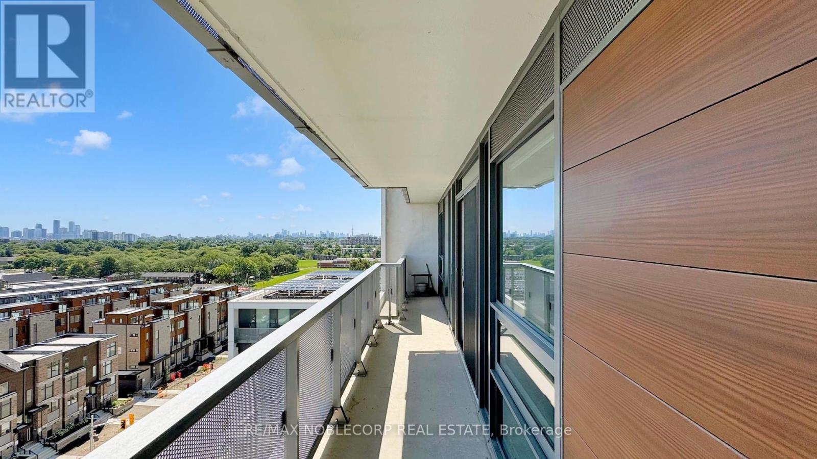 120 Varna Drive — photo 26