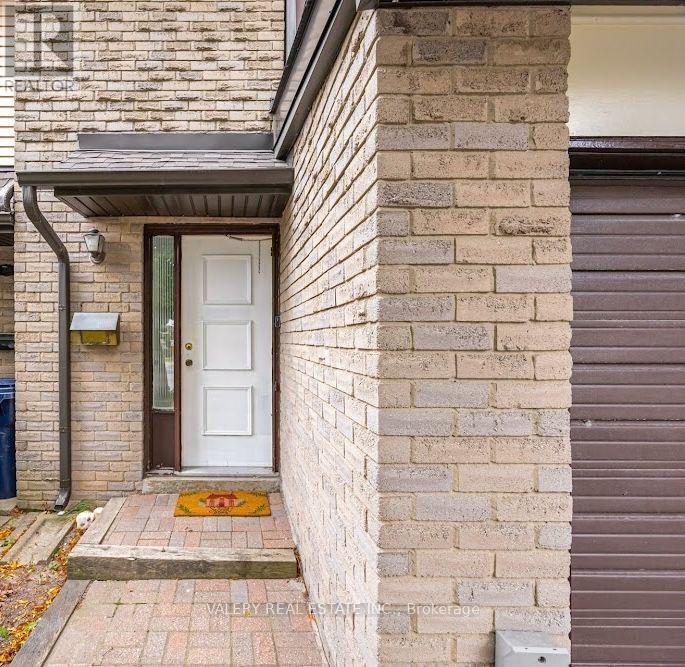 #50 1131 SANDHURST CIRCLE - 2