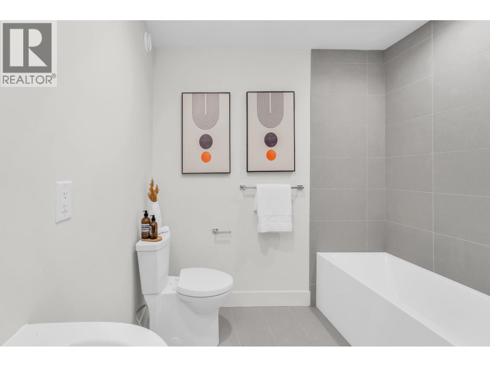 6 9331 FERNDALE ROAD, Richmond - Image 1
