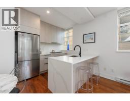 303 988 Richards Street, Vancouver, BC V6B8R2 Photo 9