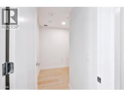 807 135 E 13th Street, Vancouver, BC V7L0J8 Photo 6