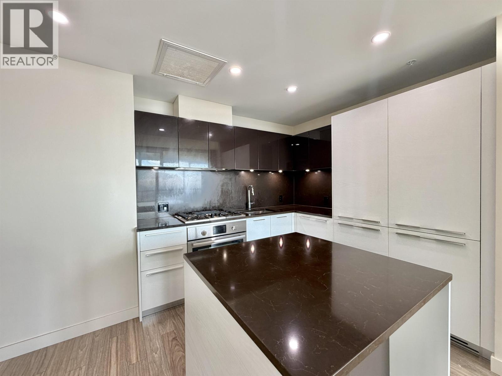 1604 6383 MCKAY AVENUE, Burnaby - Image 1