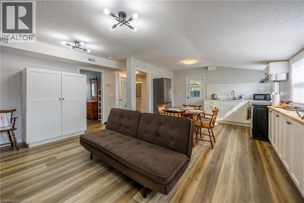 89 TALBOT Street S - Image 10