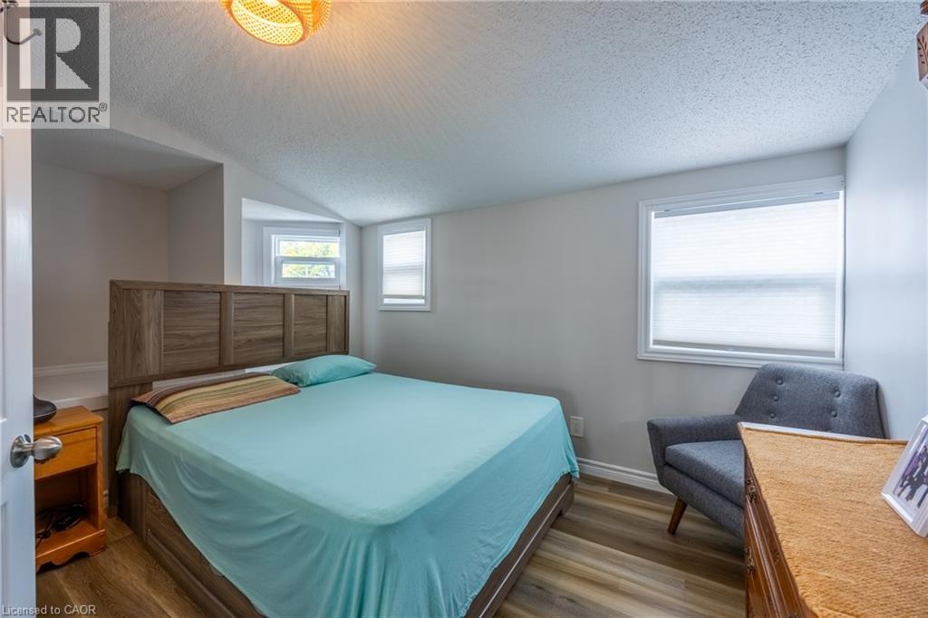 89 TALBOT Street S - 13