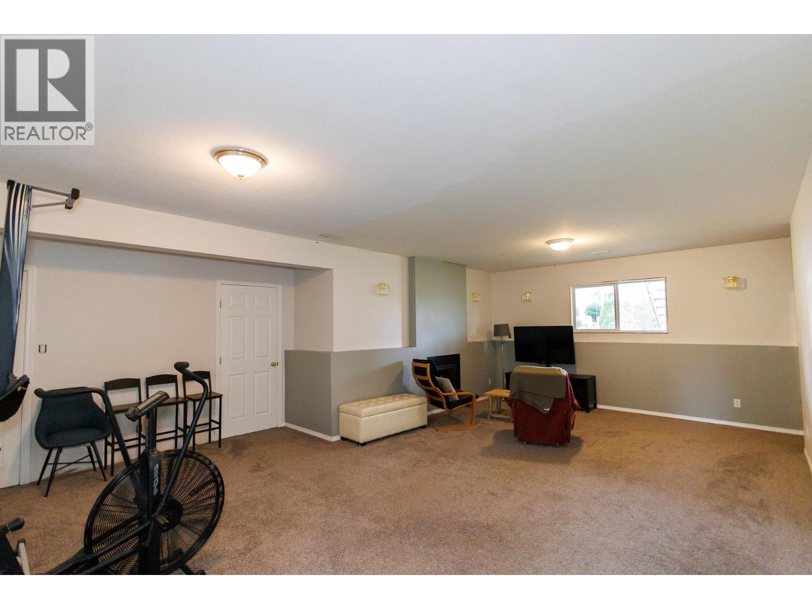 4902 HAUGLAND AVENUE - 28