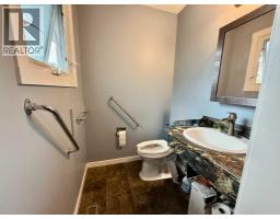 2pc Bathroom - 178 Hansen Drive, Hinton, AB T7V1J2 Photo 11
