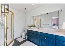 2069 Westview Drive, North Vancouver, BC V7M3B1 Photo 19