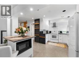2069 Westview Drive, North Vancouver, BC V7M3B1 Photo 16