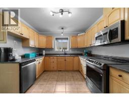 3pc Bathroom - 5224 43 Street, Camrose, AB T4V1B7 Photo 10