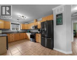 Family room - 5224 43 Street, Camrose, AB T4V1B7 Photo 11