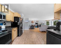 Den - 5224 43 Street, Camrose, AB T4V1B7 Photo 12