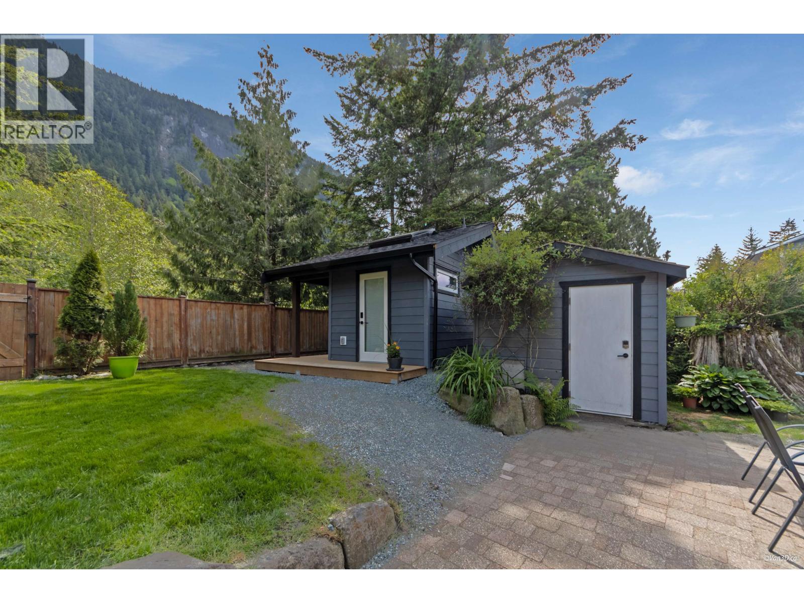 38582 WESTWAY AVENUE, Squamish