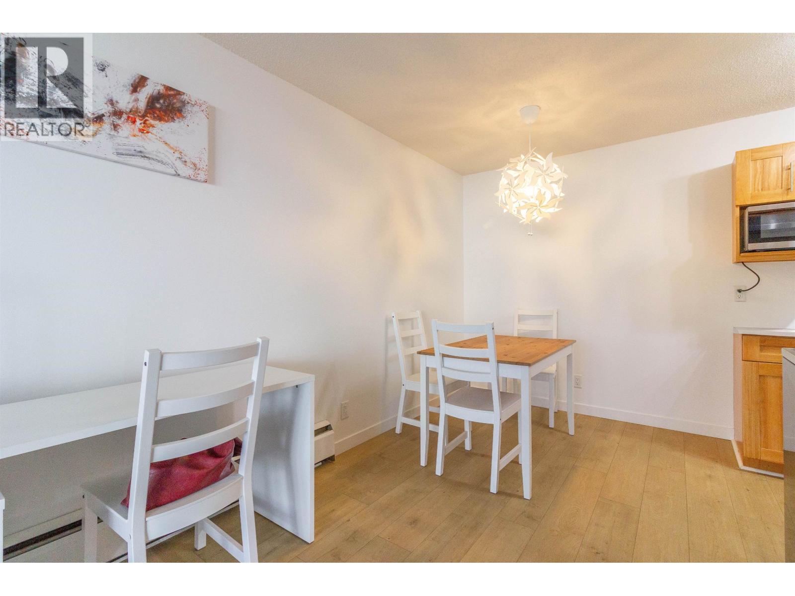 210 270 W 1ST STREET, North Vancouver